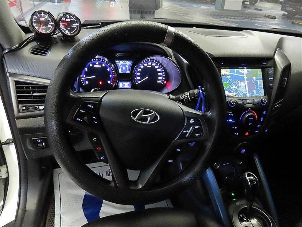 Hyundai Veloster — photo 08