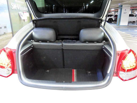 Hyundai Veloster — photo 17