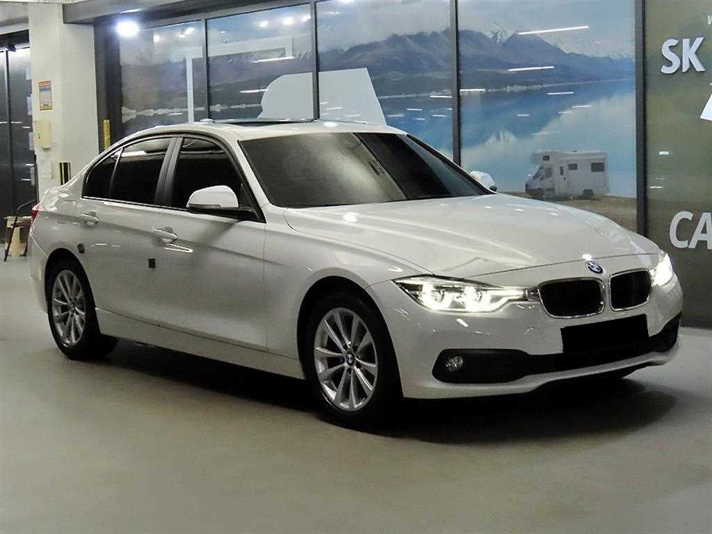 BMW 3-Series — photo 01