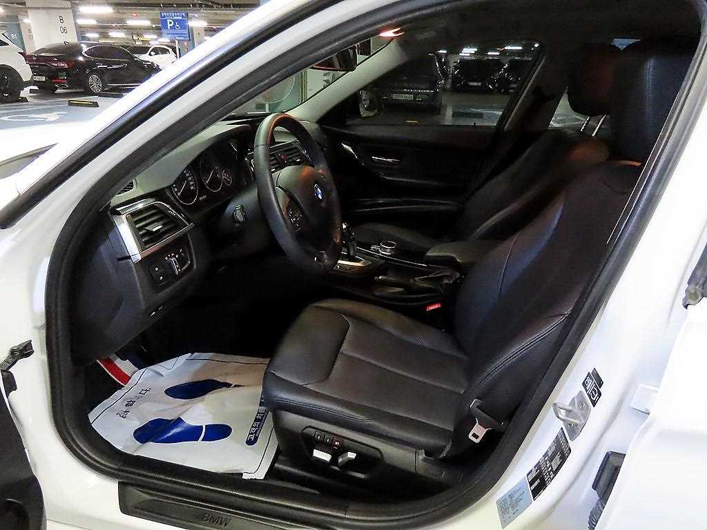 BMW 3-Series — photo 06