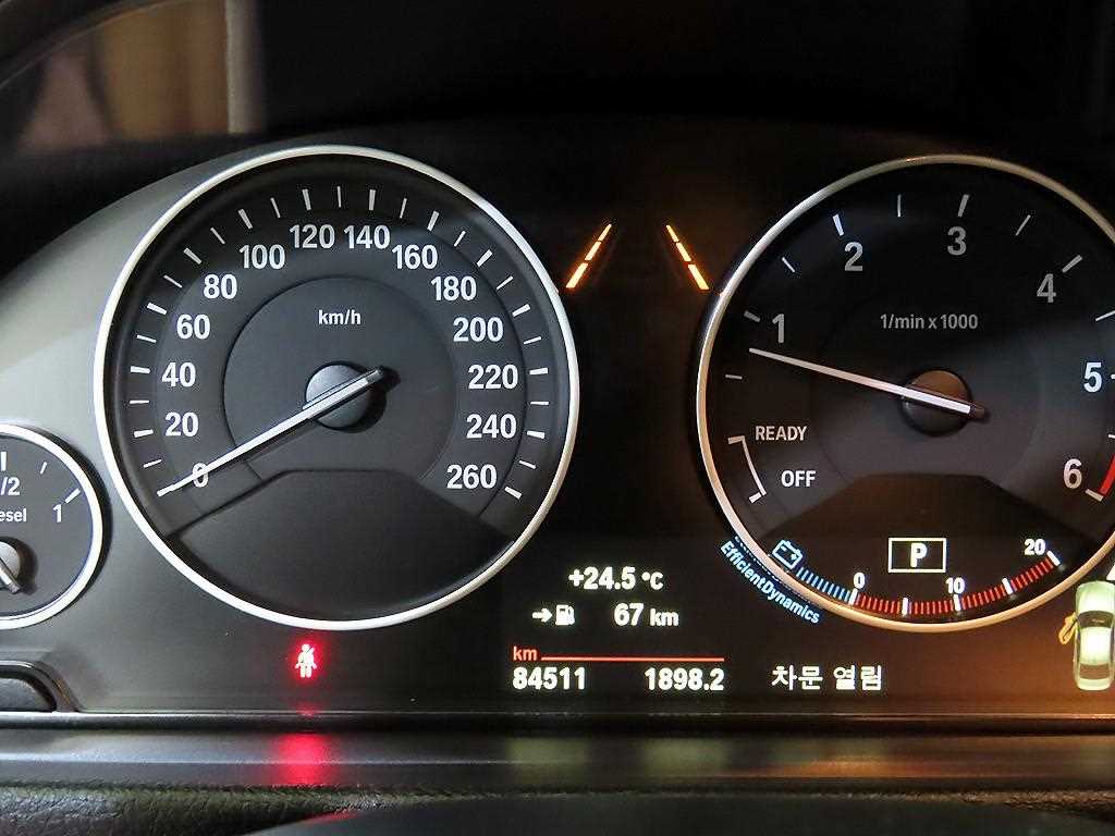 BMW 3-Series — photo 09
