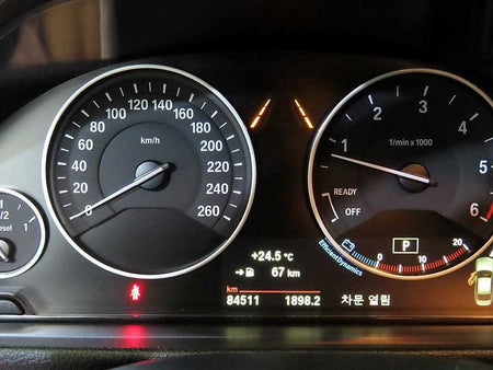 BMW 3-Series — photo 09