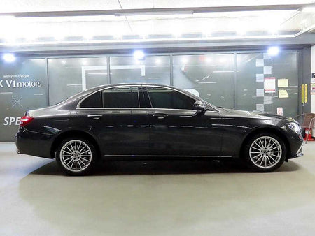 Mercedes-Benz E-Class — photo 04