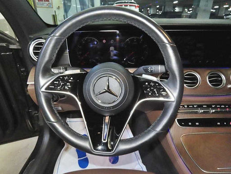 Mercedes-Benz E-Class — photo 09