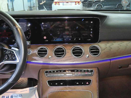 Mercedes-Benz E-Class — photo 11