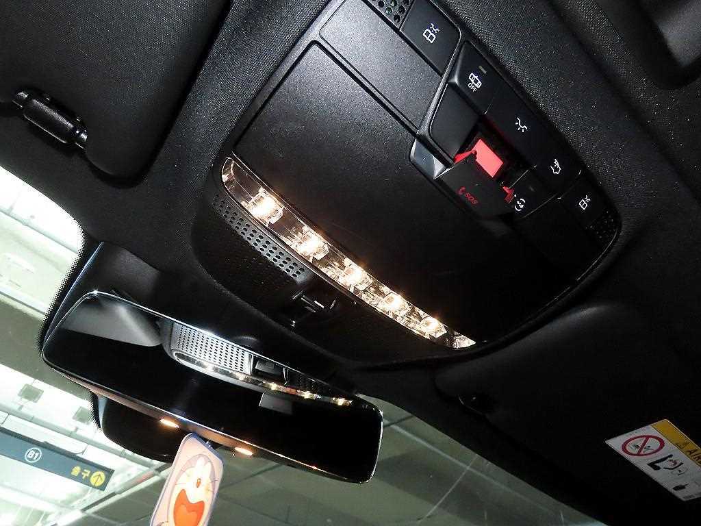 Mercedes-Benz E-Class — photo 14
