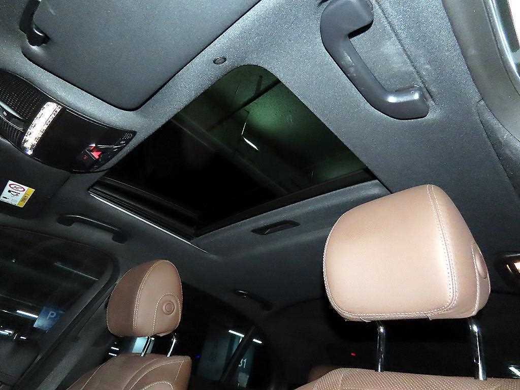 Mercedes-Benz E-Class — photo 15