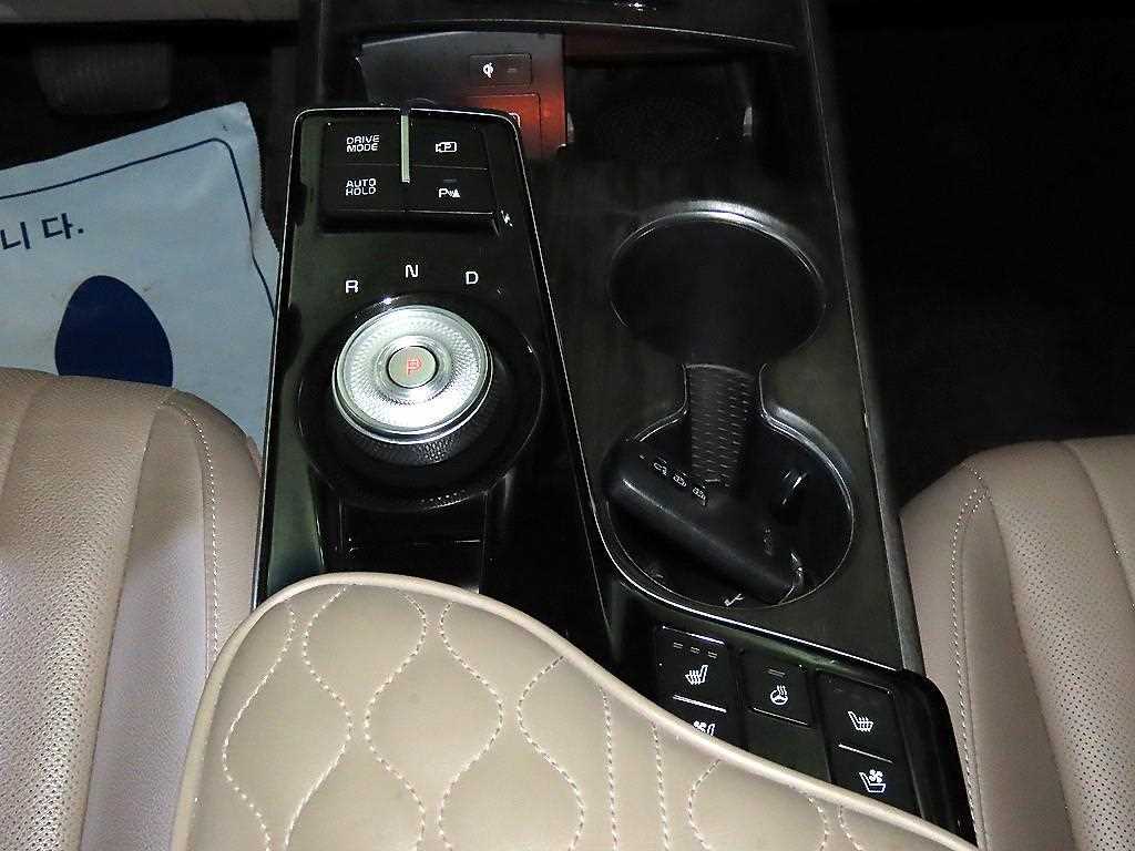 Kia K8 — photo 12