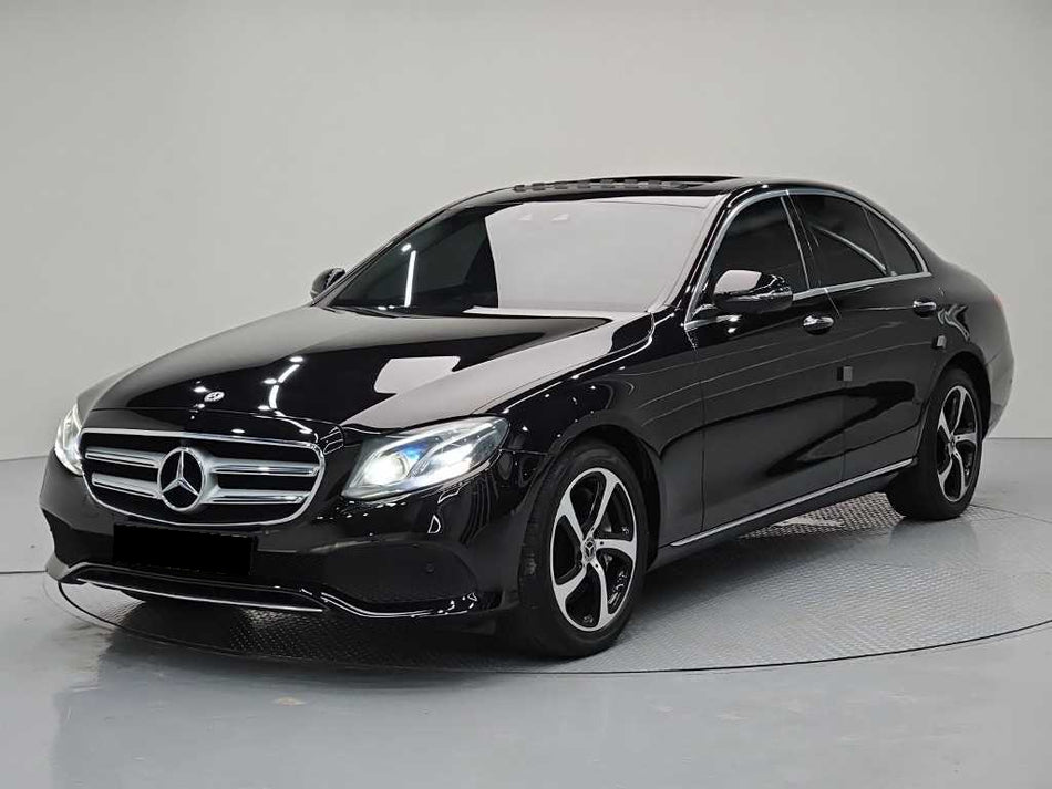 Mercedes-Benz E-Class — photo 01