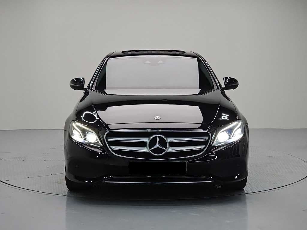 Mercedes-Benz E-Class — photo 02