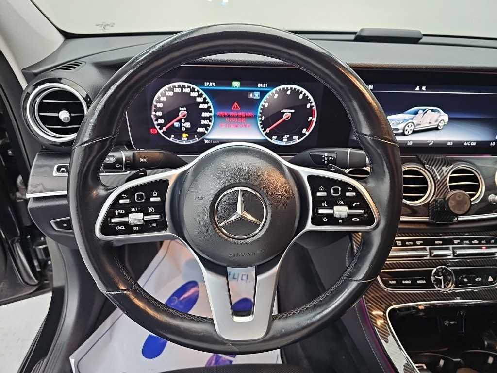 Mercedes-Benz E-Class — photo 09