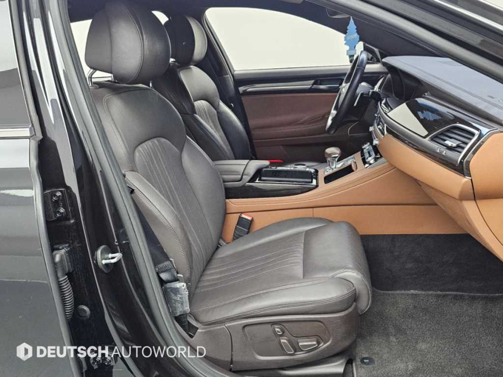 Genesis G90 — photo 10