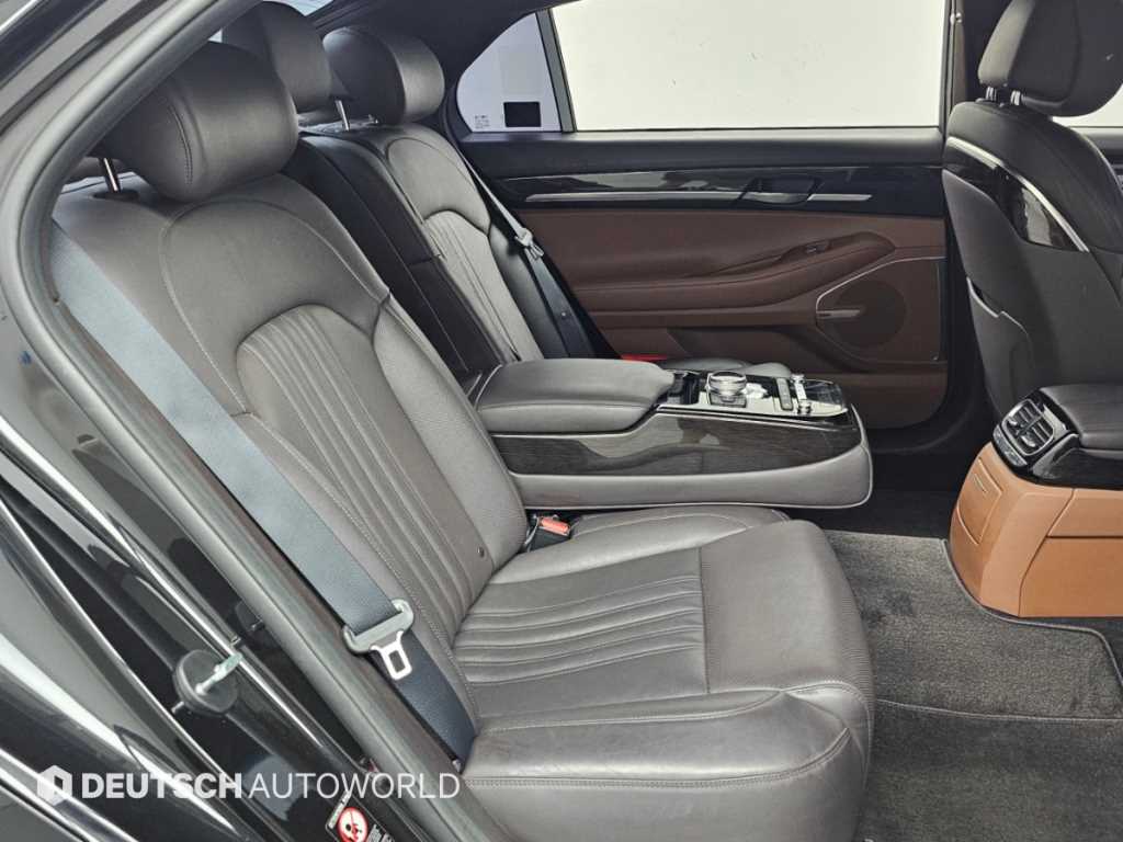 Genesis G90 — photo 12