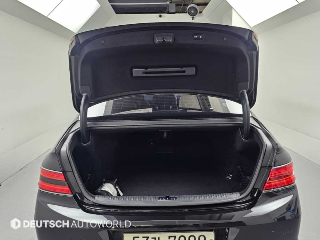 Genesis G90 — photo 19