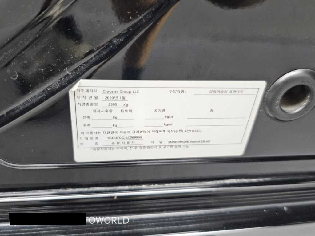 Jeep Cherokee — photo 20