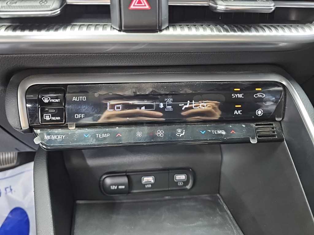 Kia K5 — photo 10