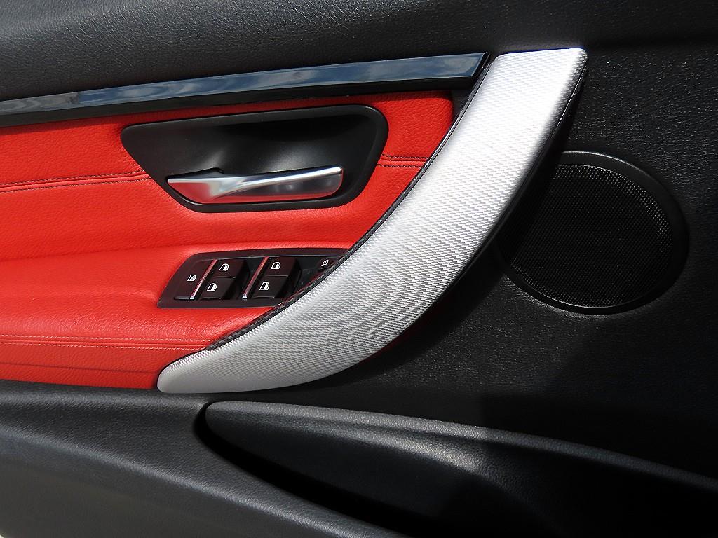 BMW 3-Series — photo 12