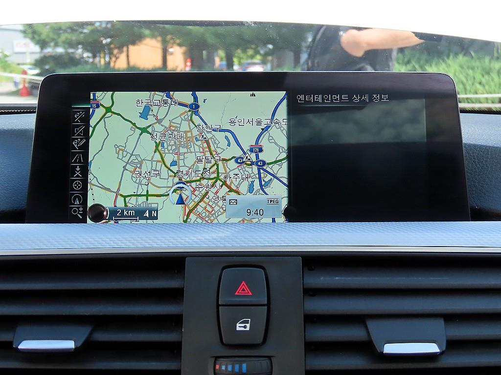 BMW 3-Series — photo 14