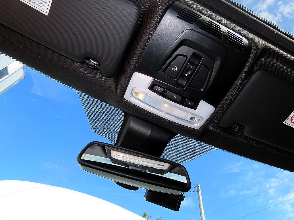 BMW 3-Series — photo 16
