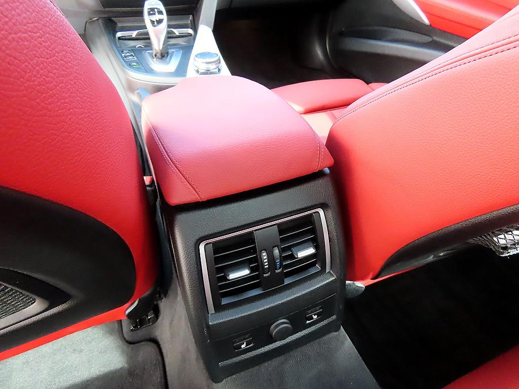 BMW 3-Series — photo 17