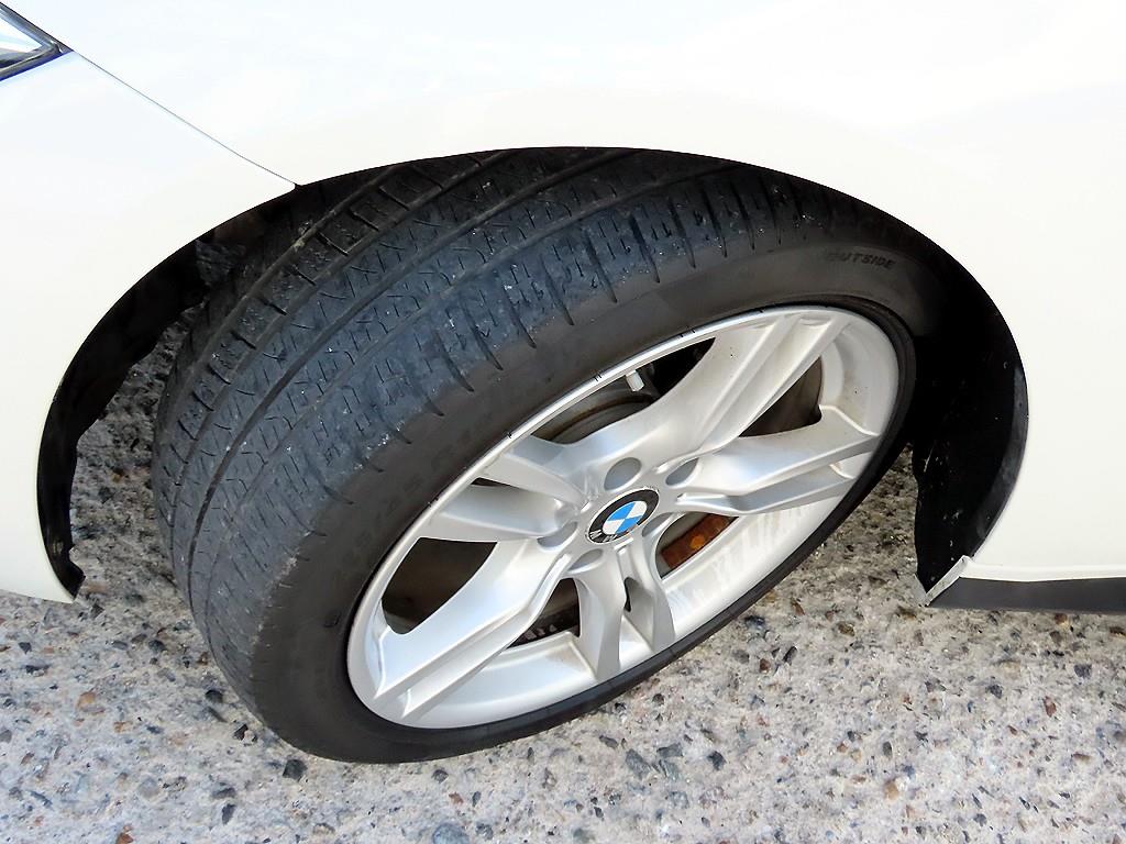 BMW 3-Series — photo 20