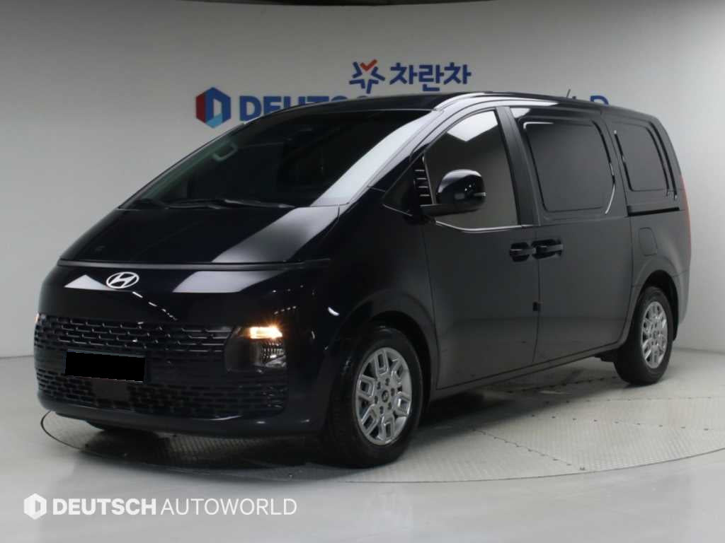 Hyundai Staria — photo 01