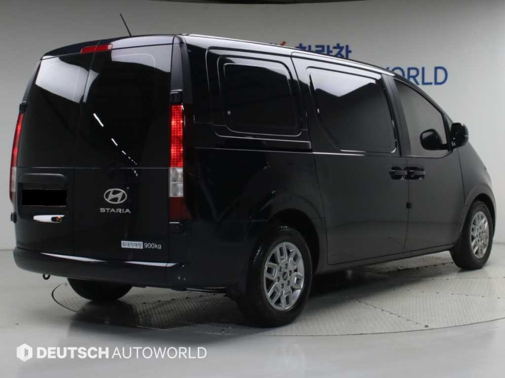 Hyundai Staria — photo 02