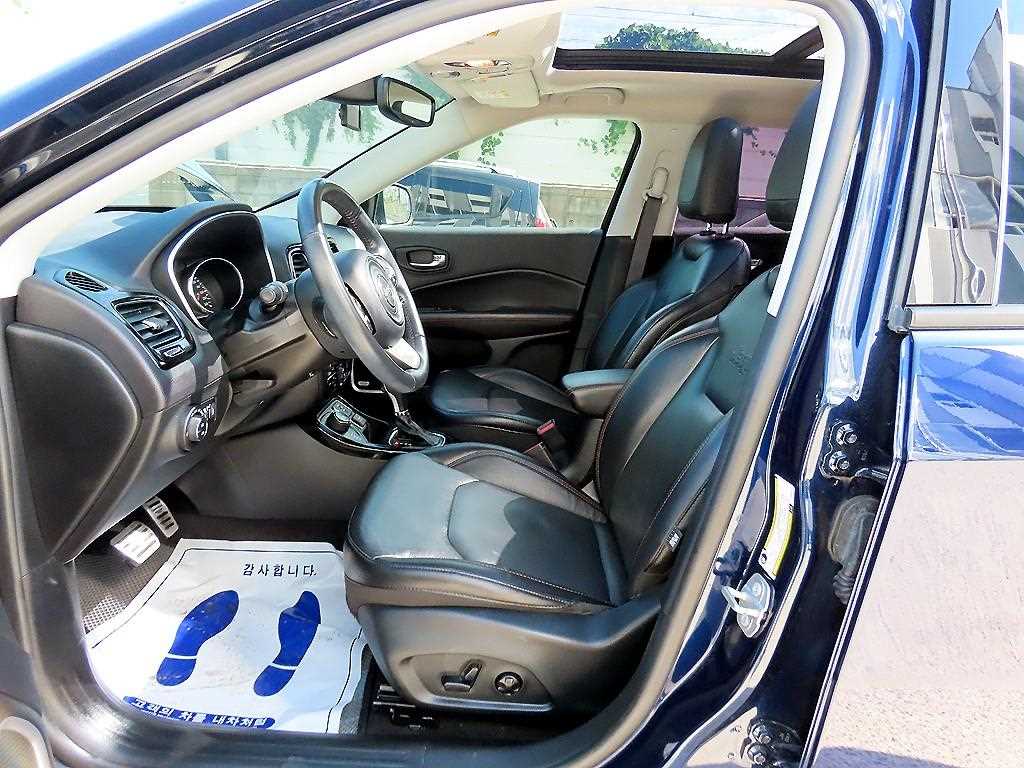 Jeep Compass — photo 05