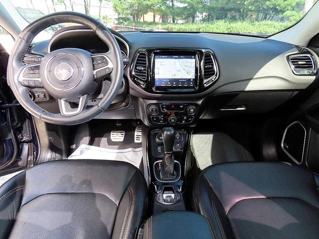 Jeep Compass — photo 07
