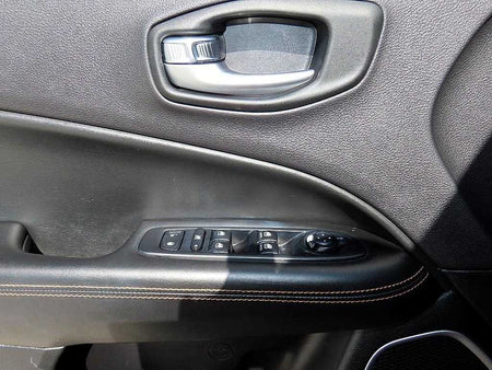 Jeep Compass — photo 11
