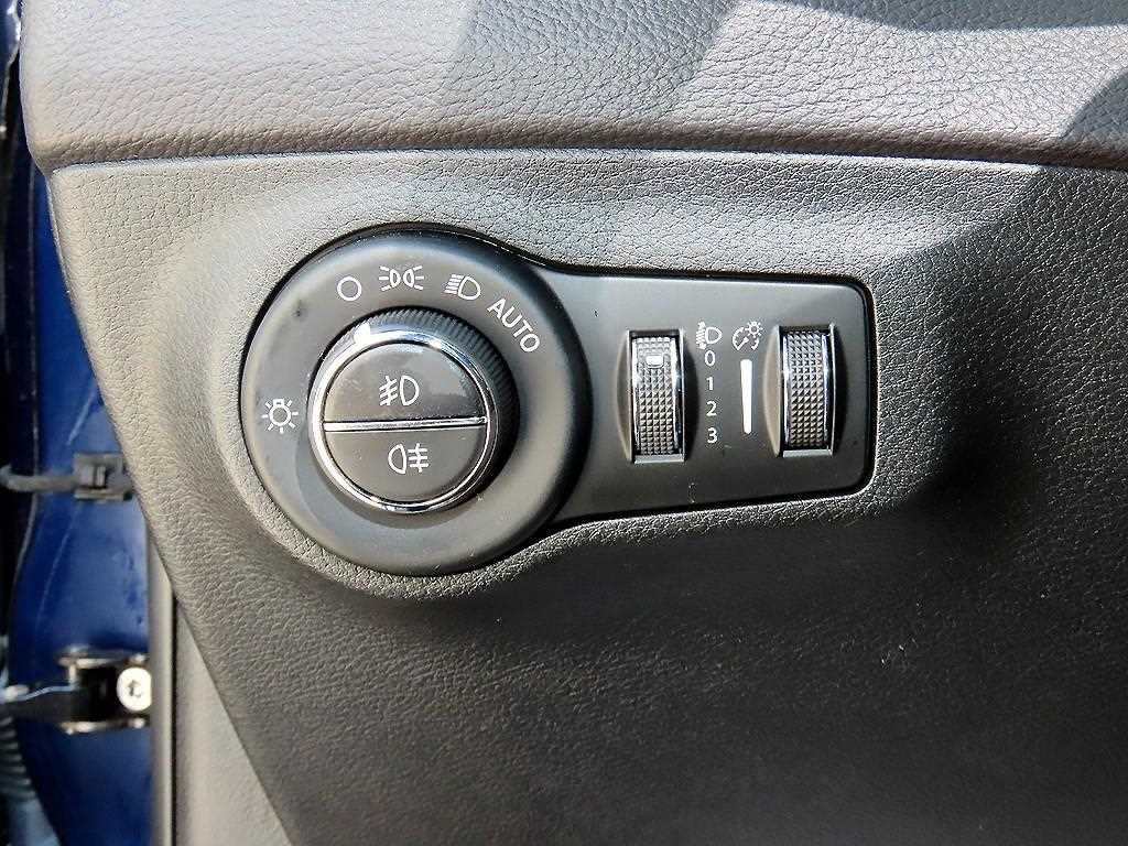 Jeep Compass — photo 12