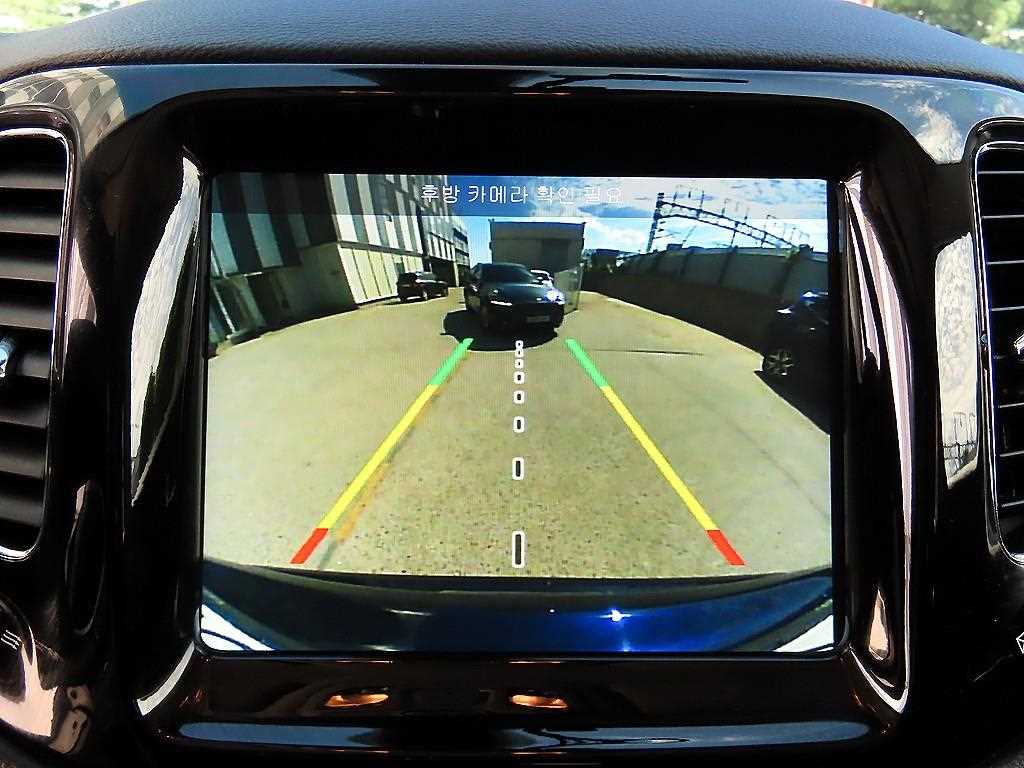 Jeep Compass — photo 14