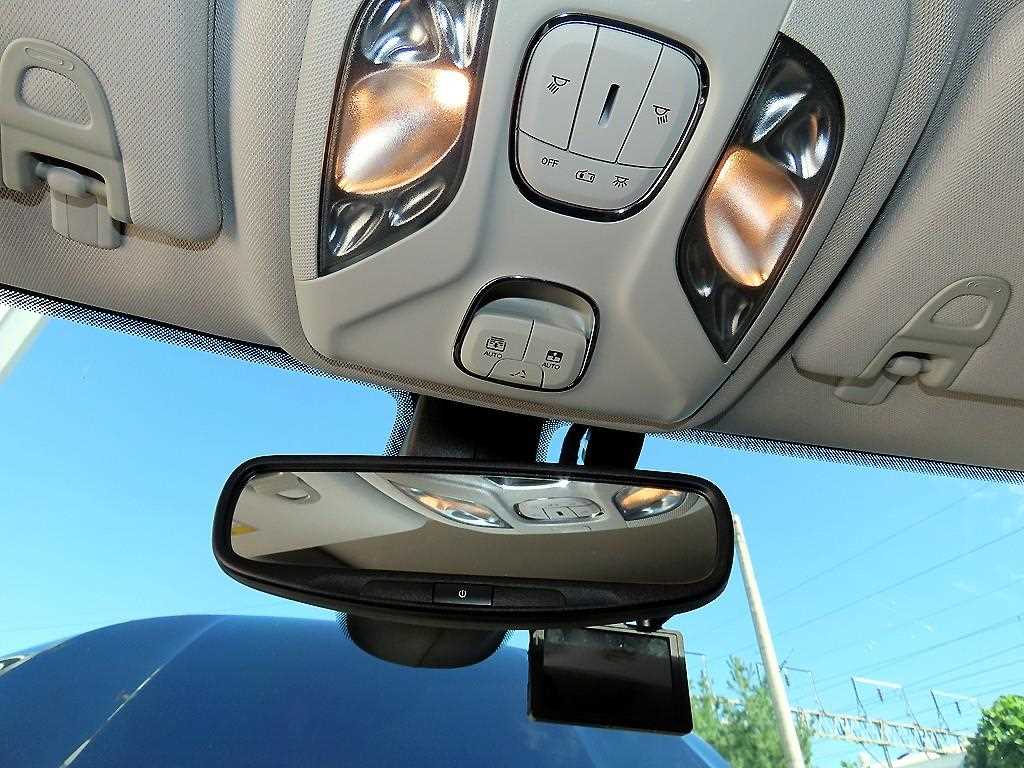 Jeep Compass — photo 16
