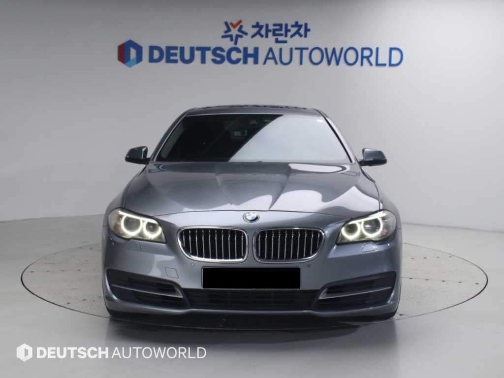 BMW 5-Series — photo 03