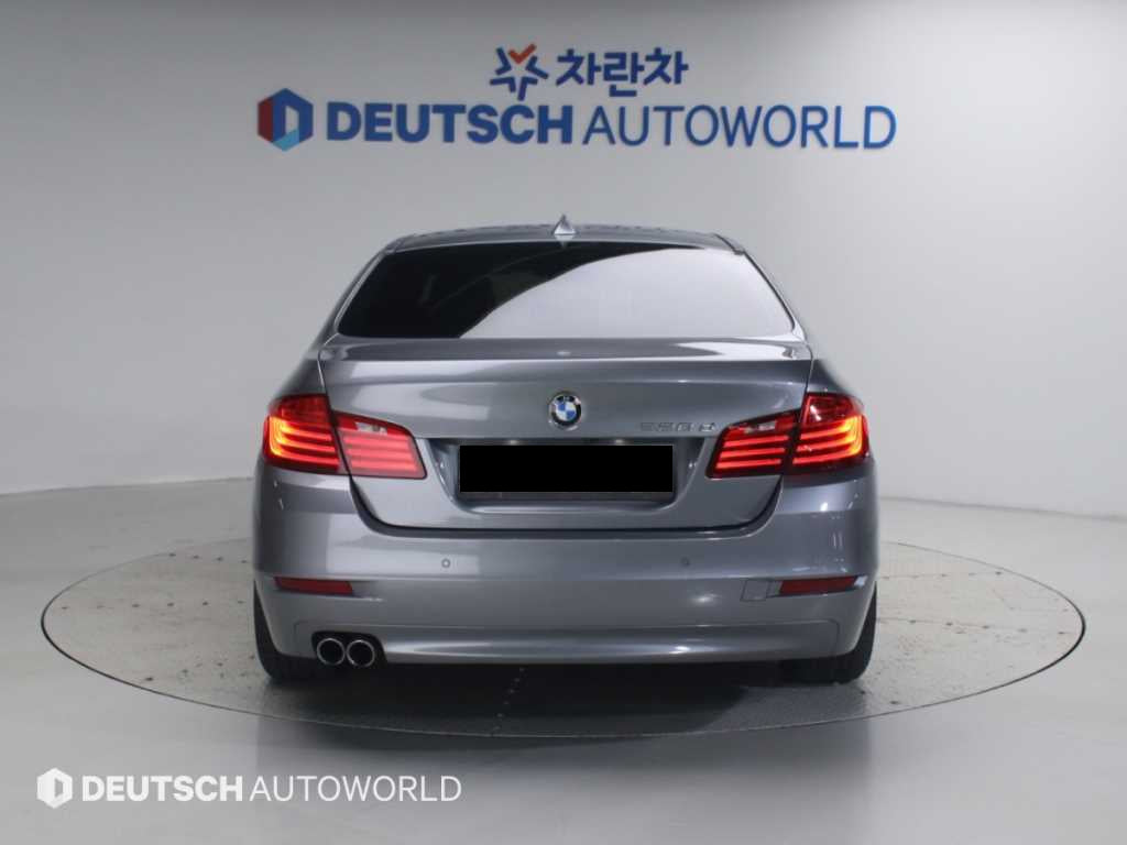 BMW 5-Series — photo 04