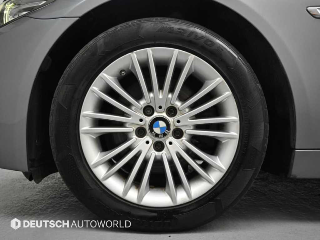 BMW 5-Series — photo 05