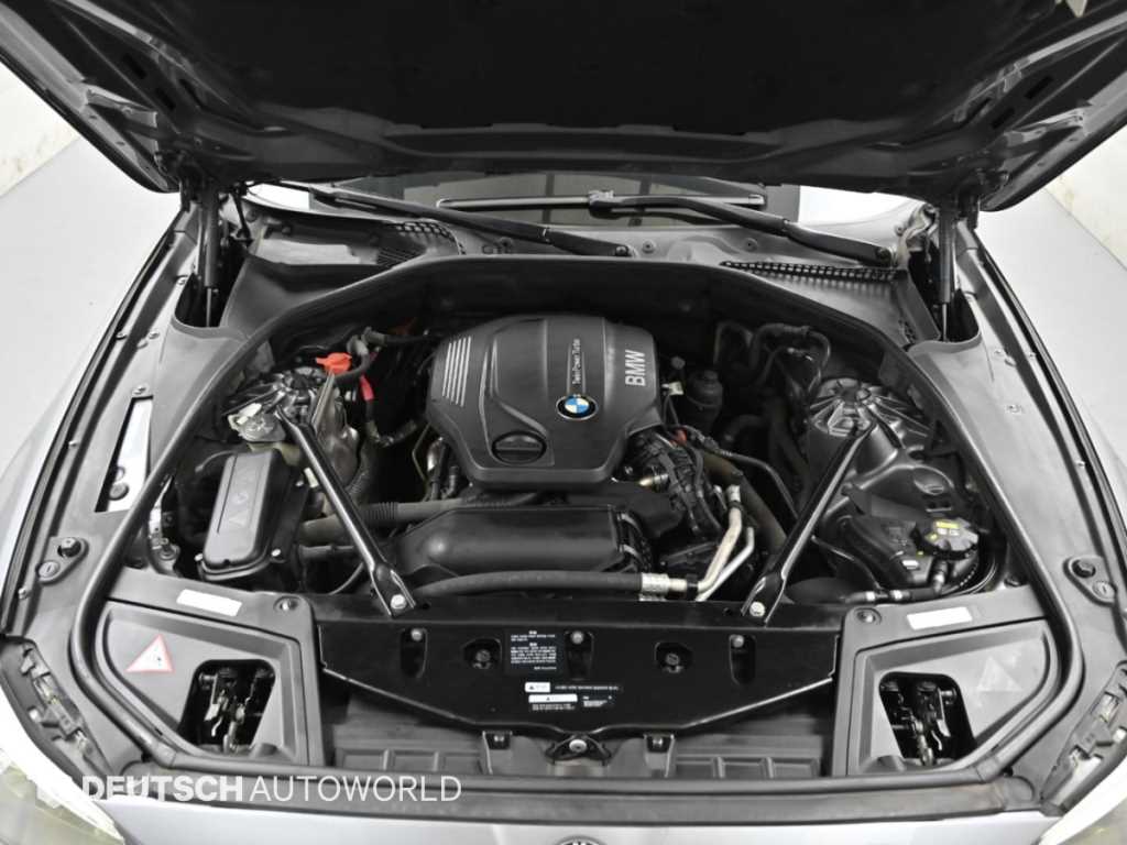 BMW 5-Series — photo 06