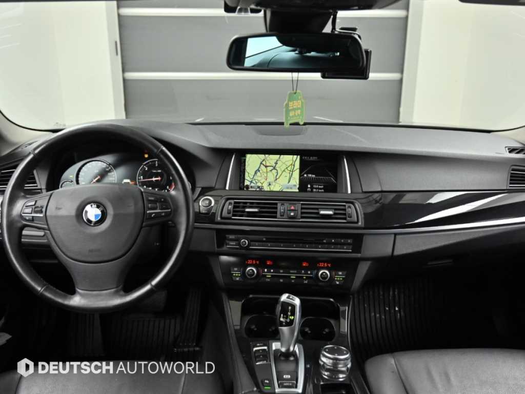 BMW 5-Series — photo 07