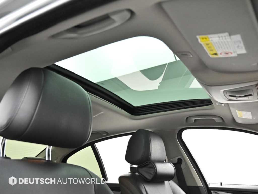 BMW 5-Series — photo 18