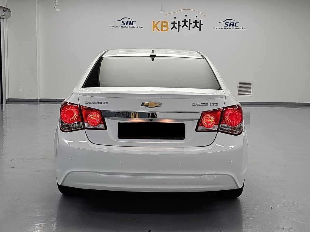 CHEVROLET Cruze — photo 03