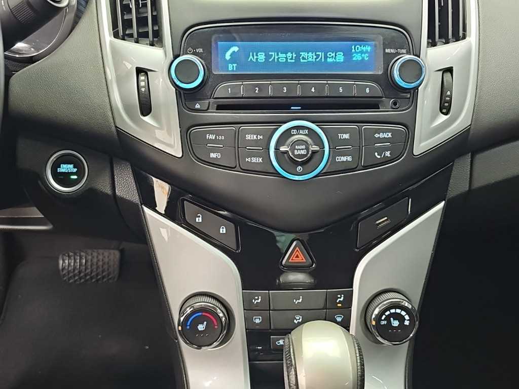 CHEVROLET Cruze — photo 09
