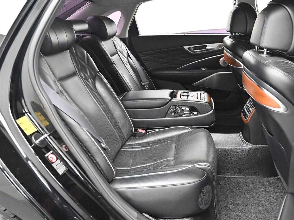 Kia K9 — photo 10
