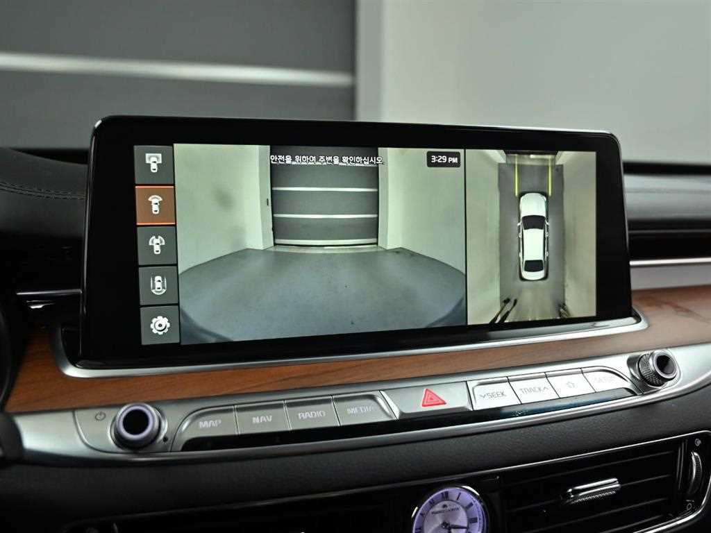 Kia K9 — photo 14