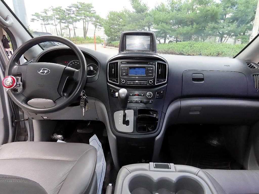 Hyundai Starex — photo 08