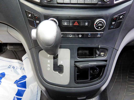 Hyundai Starex — photo 11