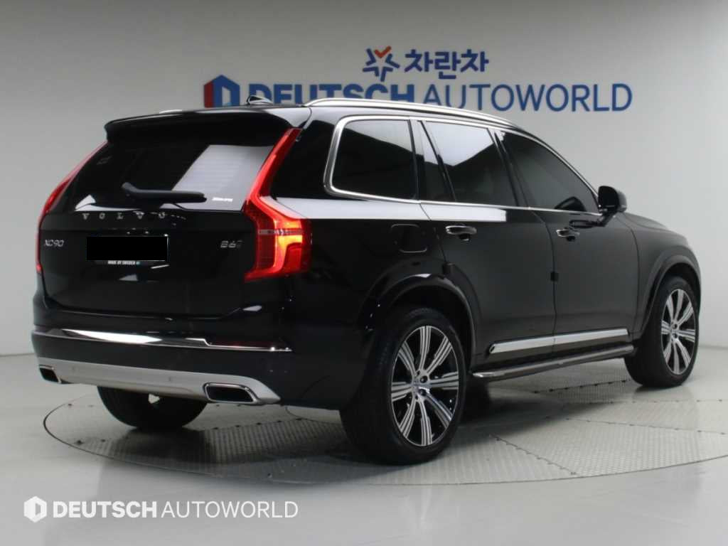 Volvo XC90 — photo 02