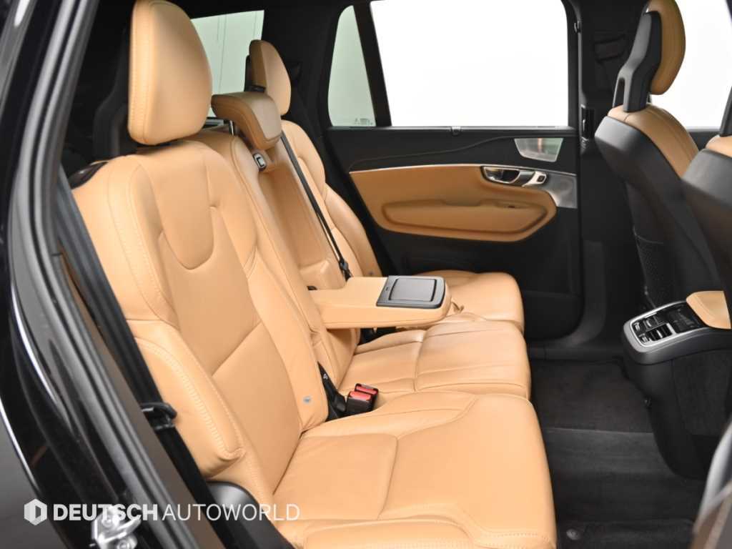 Volvo XC90 — photo 12