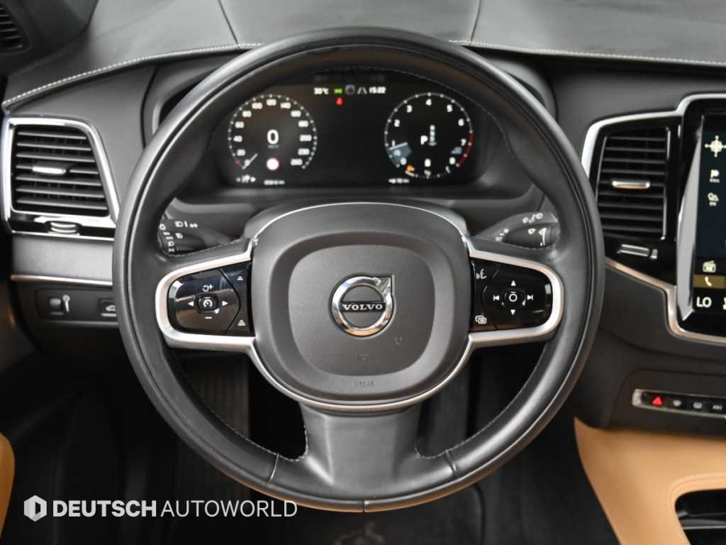 Volvo XC90 — photo 13