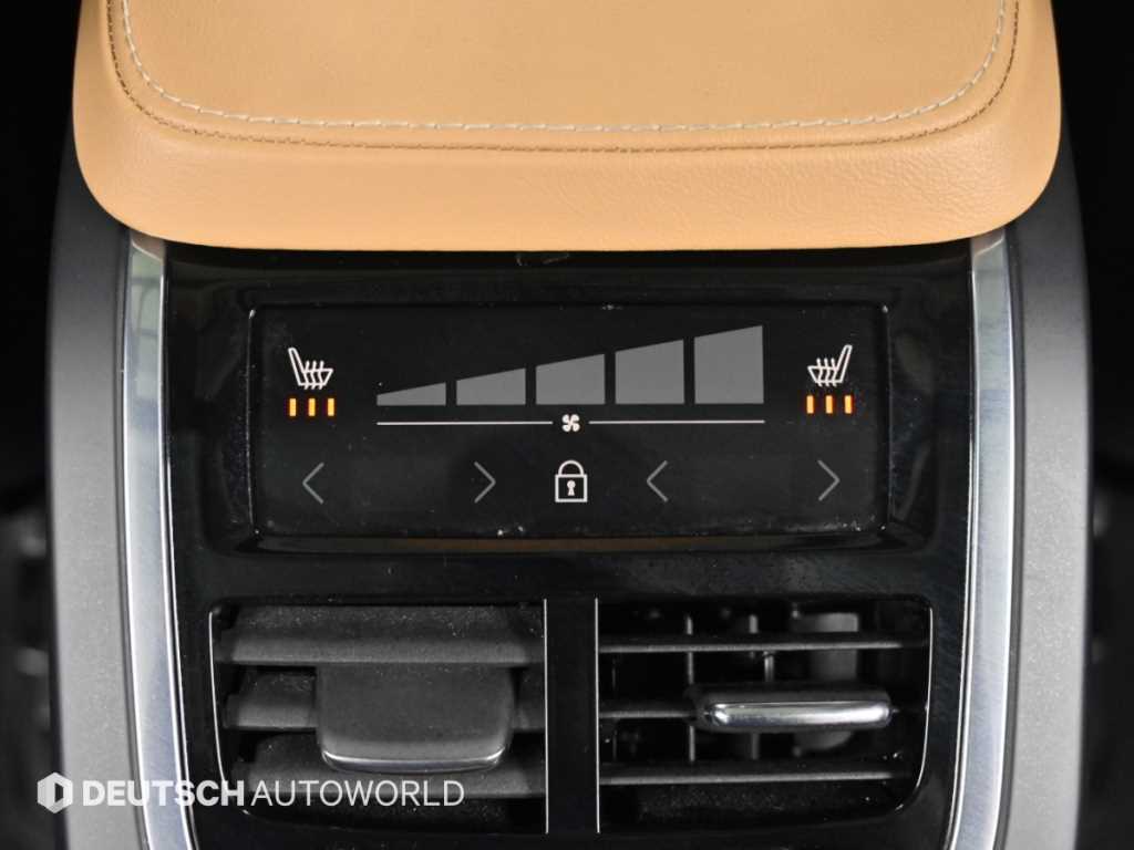Volvo XC90 — photo 16