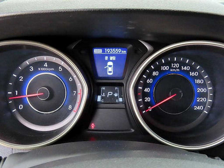 Hyundai Avante — photo 09